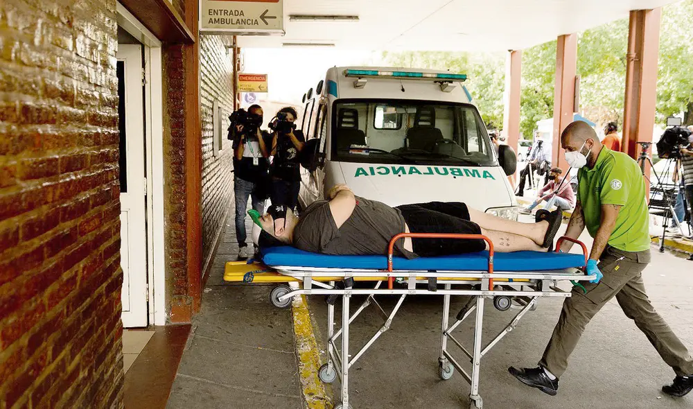 Intoxicación. Un hombre ingresa en el Hospital Bocalandro luego de consumir cocaína. Foto: AFP Intoxicación. Un hombre ingresa en el Hospital Bocalandro luego de consumir cocaína. Foto: AFP