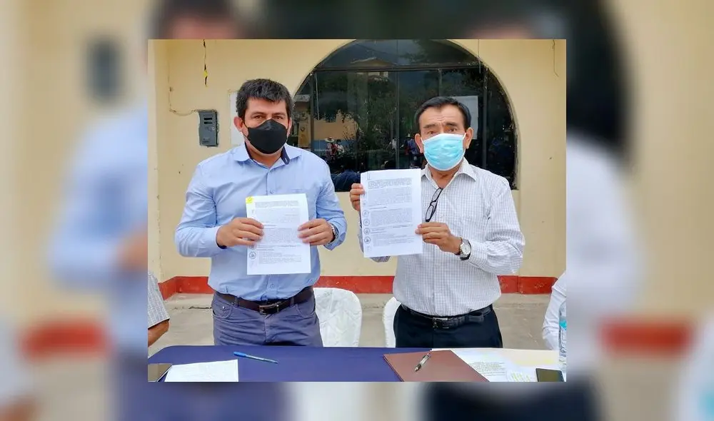 Autoridades firmaron la transferencia a favor de los agricultores. Foto: Municipalidad Santo Domingo Autoridades firmaron la transferencia a favor de los agricultores. Foto: Municipalidad Santo Domingo