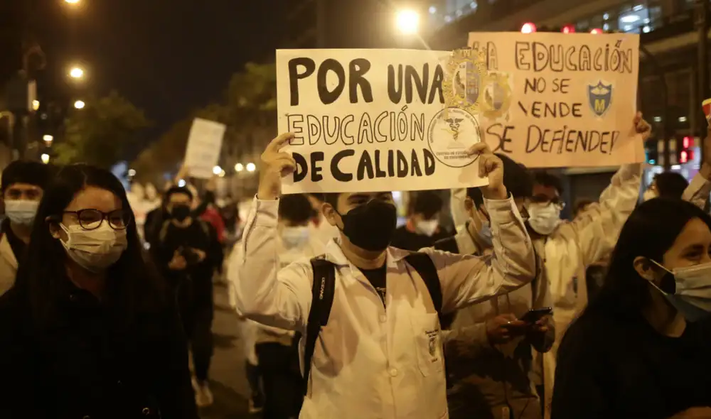 Jóvenes y adultos saldrán este sábado para defender la reforma universitaria. Foto: La República