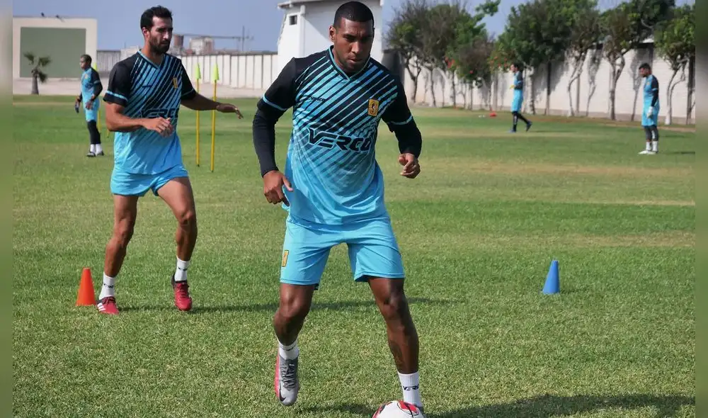 Cantolao se prepara para el encuentro con Universitario este 6 de febrero. Foto: Facebook / Academia deportiva Cantolao