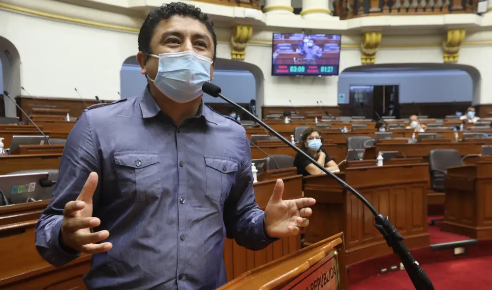 Guillermo Bermejo ingresó al Congreso con Perú Libre. Posteriormente, renunció a esa bancada y hoy integra Perú Democrático. Foto: Parlamento