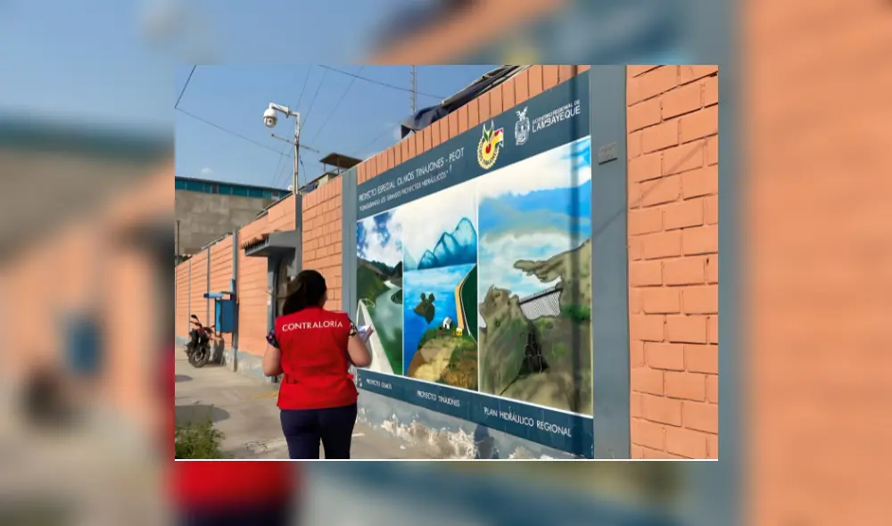 Los especialistas de la Contraloría analizaron la documentación del PEOT. Foto: Contraloría Los especialistas de la Contraloría analizaron la documentación del PEOT. Foto: Contraloría