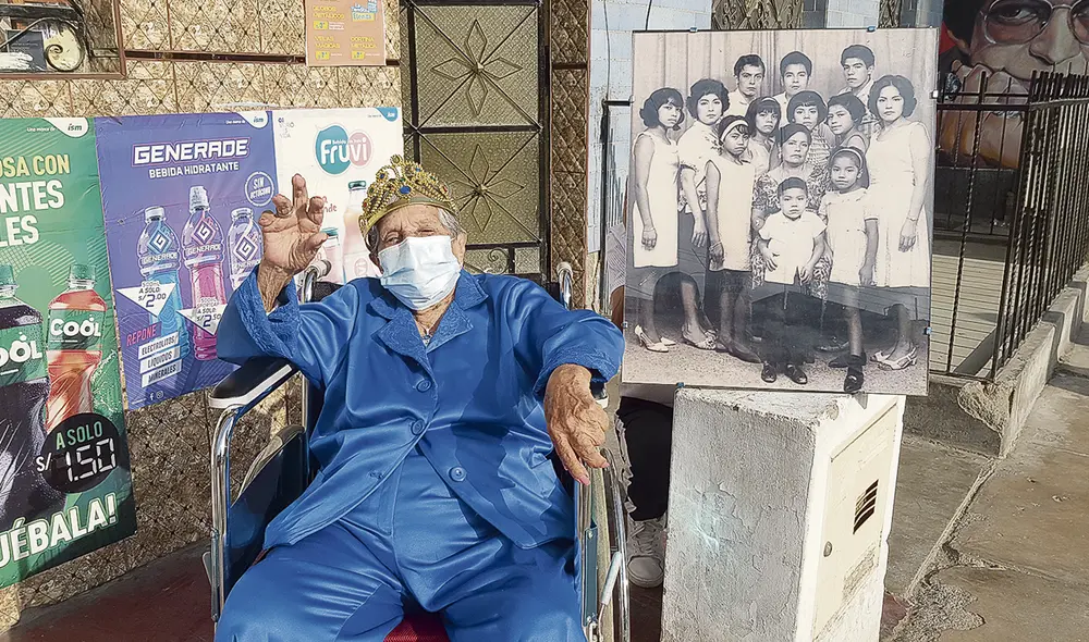 Ejemplo. Blanca Bustamante (104) fue una de las primeras en recibir la vacuna. Hoy puede salir al parque y ver a sus hijos. Foto: difusión
