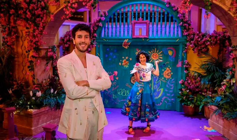 Sebastián Yatra interpretó la canción tanto en inglés como en español. Foto: EFE