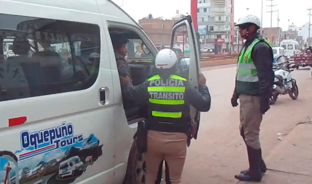 Las víctimas sufrieron el robo de dinero en efectivo, billeteras, celulares y otras pertenencias. Foto: referencial/Radio TV Continental Las víctimas sufrieron el robo de dinero en efectivo, billeteras, celulares y otras pertenencias. Foto: referencial/Radio TV Continental