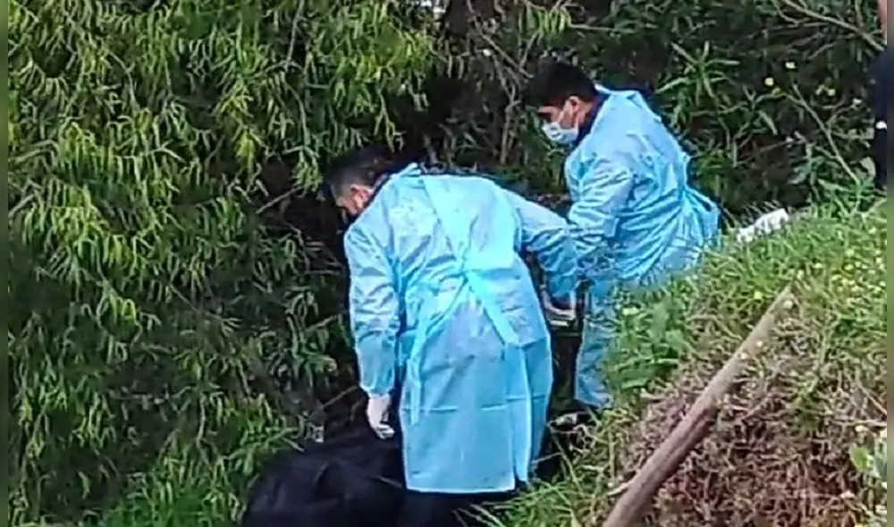 Peritos forenses llevaron los restos hasta el Instituto de Medicina Legal. Foto: captura video El Forastero TV de Urubamba