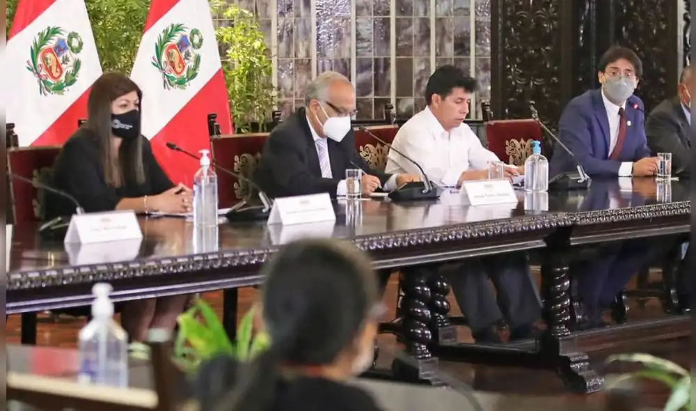 Gobernadora de Arequipa estuvo en la ciudad de Lima para reunión. Foto: GORE Arequipa