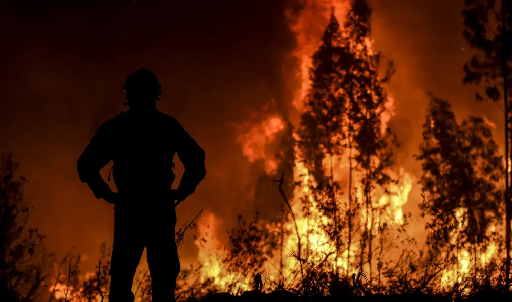 Soñar con fuego tiene diversos significados, que puede variar de acuerdo a los elementos que estén presentes en el sueño. Foto: AFP
