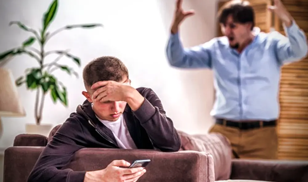 Los padres deben proveer el sostenimiento y educación de sus hijos, según el Código Penal. Foto: Ref / composición LR.