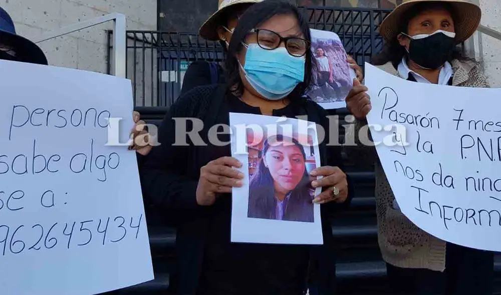 Familiares de la adolescente realizaron un plantón en la Corte Superior de Justicia. Foto: URPI/Wilder Pari Familiares de la adolescente realizaron un plantón en la Corte Superior de Justicia. Foto: URPI/Wilder Pari