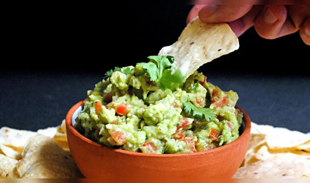 El guacamole es uno de los piqueos favoritos en Estados Unidos para ver el Super Bowl. Foto: Directo al paladar