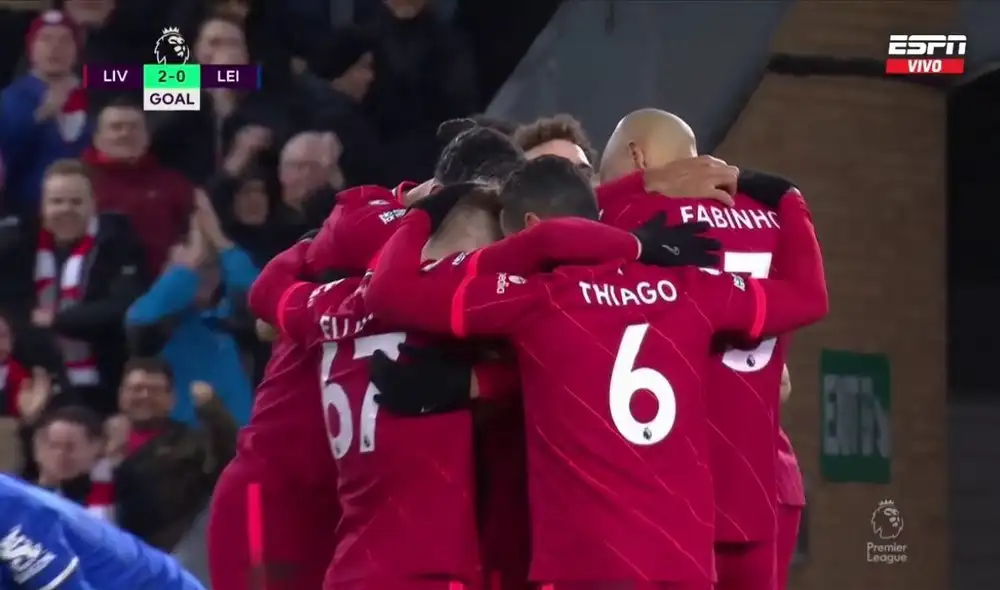 Los jugadores del Liverpool celebraron el segundo tanto de Diego Jota. Foto: captura de ESPN