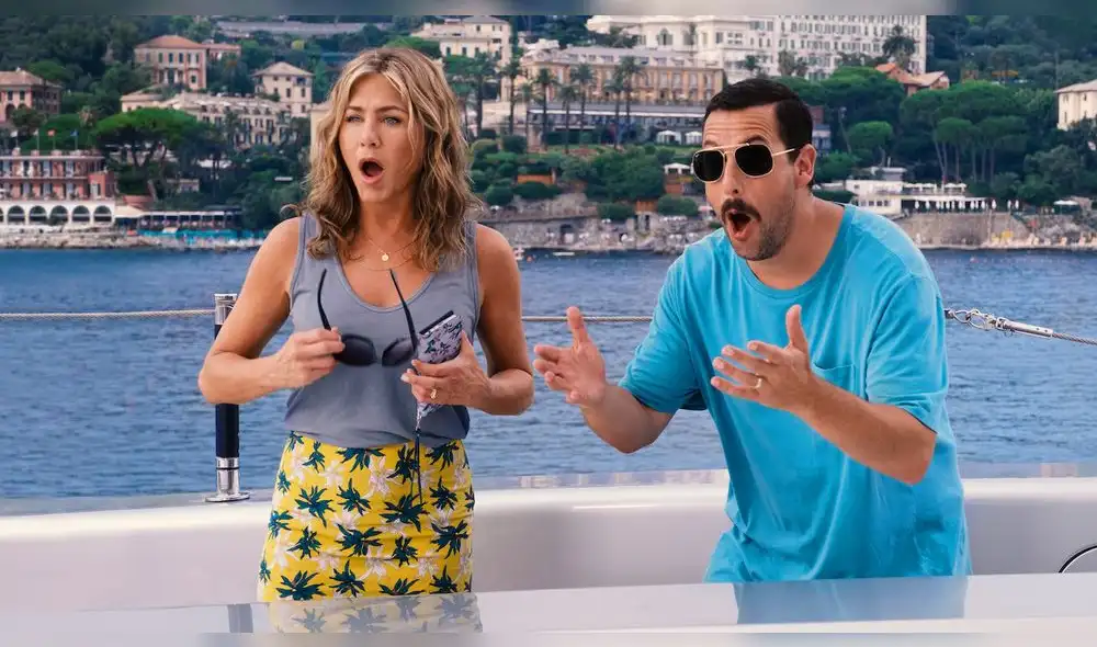 Adam Sandler y Jennifer Aniston son protagonistas de Misterio a bordo de Netflix. Foto: Netflix