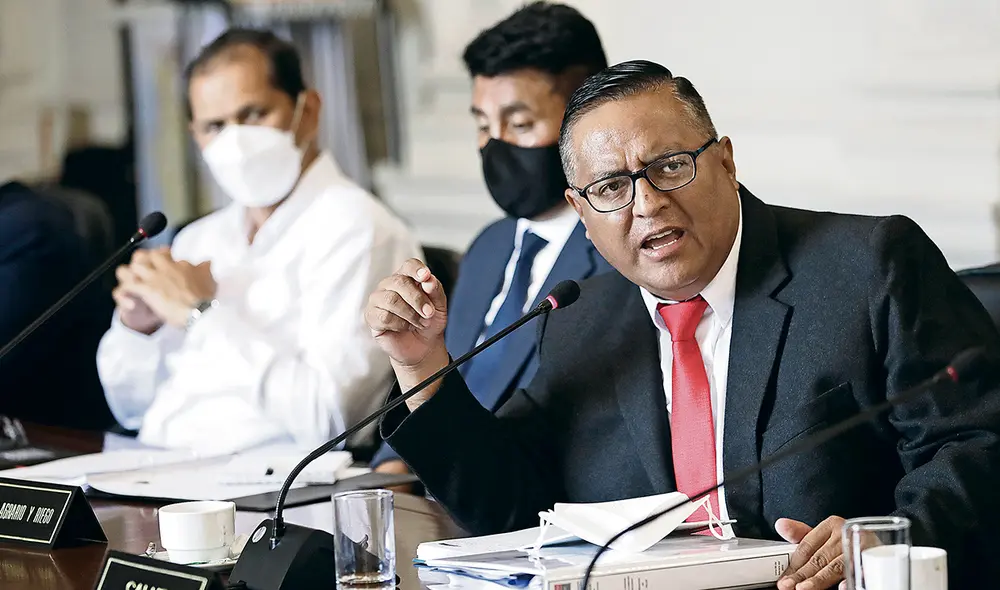 El dato. Le llueve de todos lados a Hernán Condori. El Colegio Médico ha pedido su salida. Y, en el Minsa, las renuncias se han sucedido. Foto: Presidencia