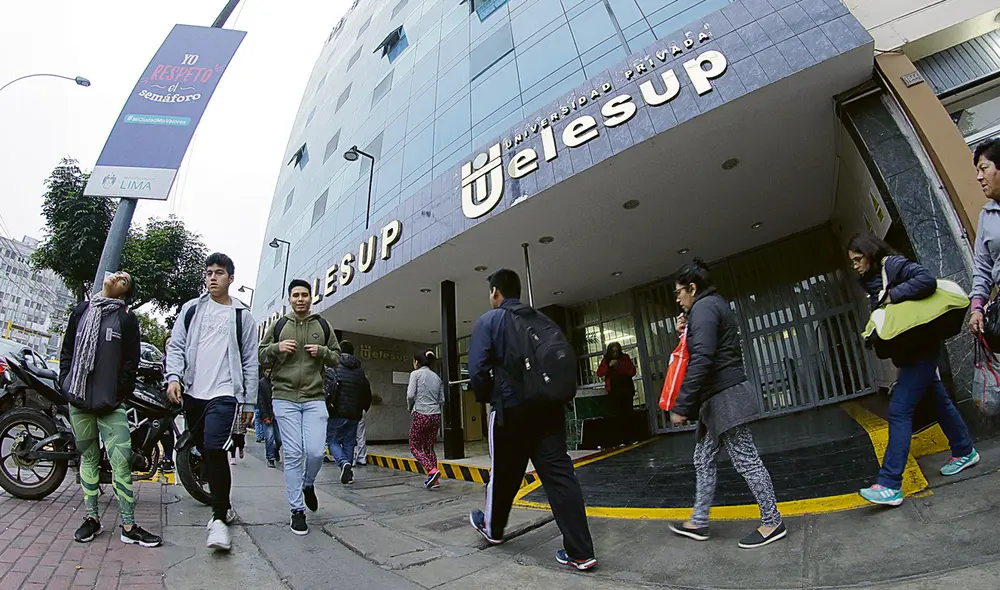 Movidas legales. Al igual que la Telesup, otras universidades denegadas buscan desde el PJ y el Congreso revertir las decisiones de la Sunedu. Foto: John Reyes / La República