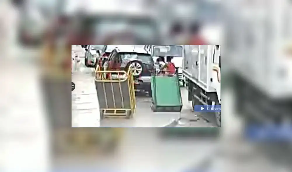 Las cámaras de seguridad de la zona lograron captar el preciso momento en que las intercepta. Foto: whatsapp LR Las cámaras de seguridad de la zona lograron captar el preciso momento en que las intercepta. Foto: whatsapp LR