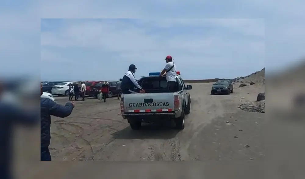 Cuerpo fue llevado en camioneta de Guardacostas a la morgue de Trujillo. Foto: captura radio Ke Buena Virú