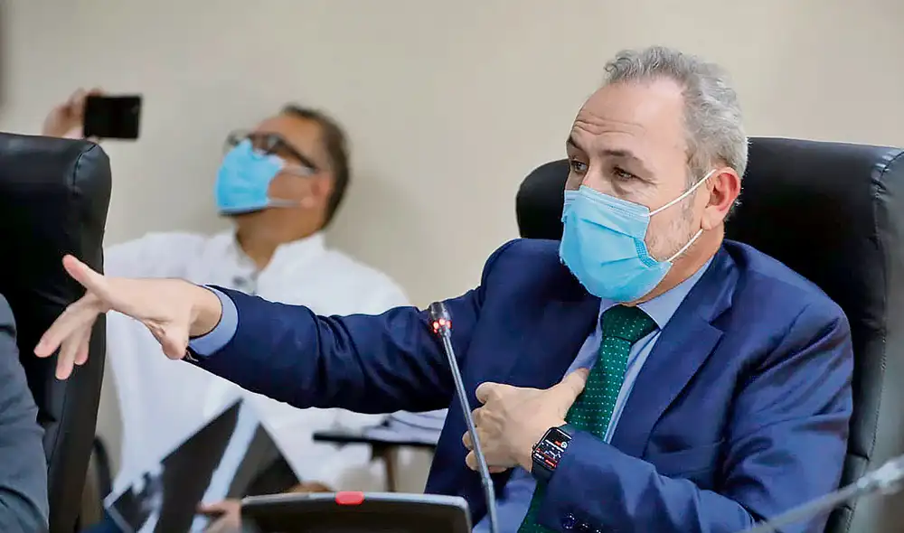 Nosotros no fuimos. El presidente de Repsol, Jaime Fernández-Cuesta, reiteró la versión de la responsabilidad del buque, que rechaza el capitán Pisani. Foto: difusión