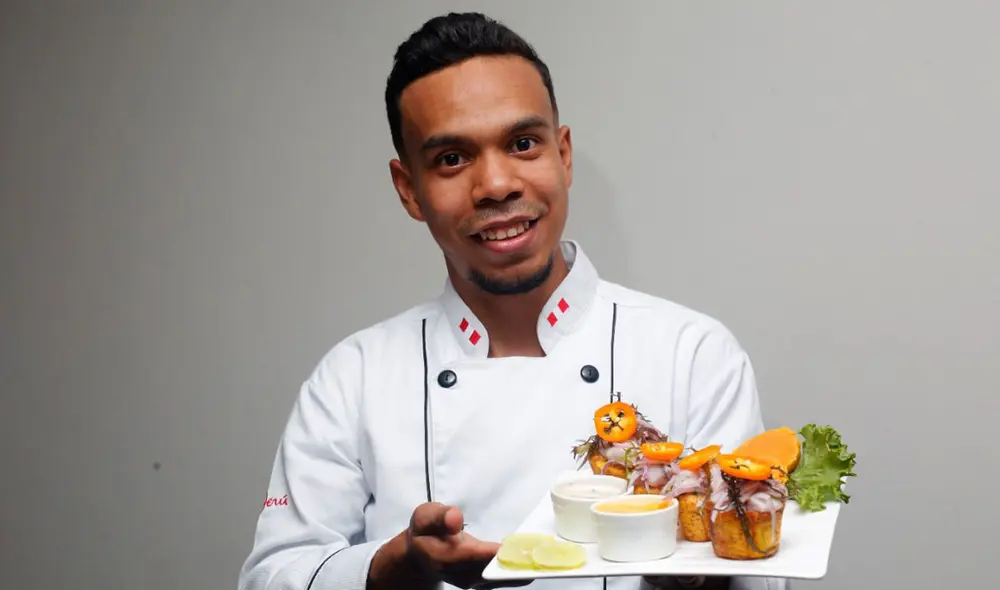 Omar Pérez y su última creación culinaria: patacones acevichados. Planea abrir una barra de comida marina con toques venezolanos. Foto: Félix Contreras/La República