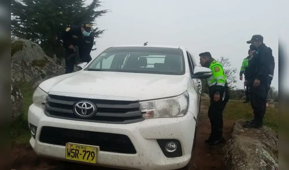 Los delincuentes, al verse rodeados, abandonaron el vehículo y emprendiendo su fuga a pie. Foto: Karin Zelada