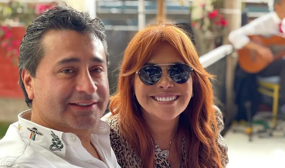 Alfredo Zambrano le entona romántica canción a Magaly Medina. Foto: Instagram. Alfredo Zambrano le entona romántica canción a Magaly Medina. Foto: Instagram.