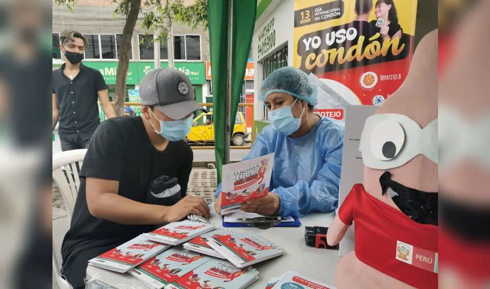 Si deseas informarte sobre las opciones anticonceptivas o lugares a los que acudir, puedes llamar al 113. Foto: Minsa