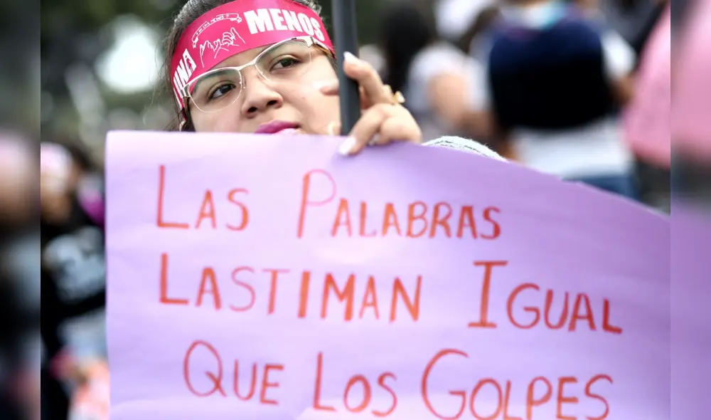 Las agresiones verbales son una de las bases sobre las que se construyen las violencias más visibles, tales como el feminicidio. Foto: Andina