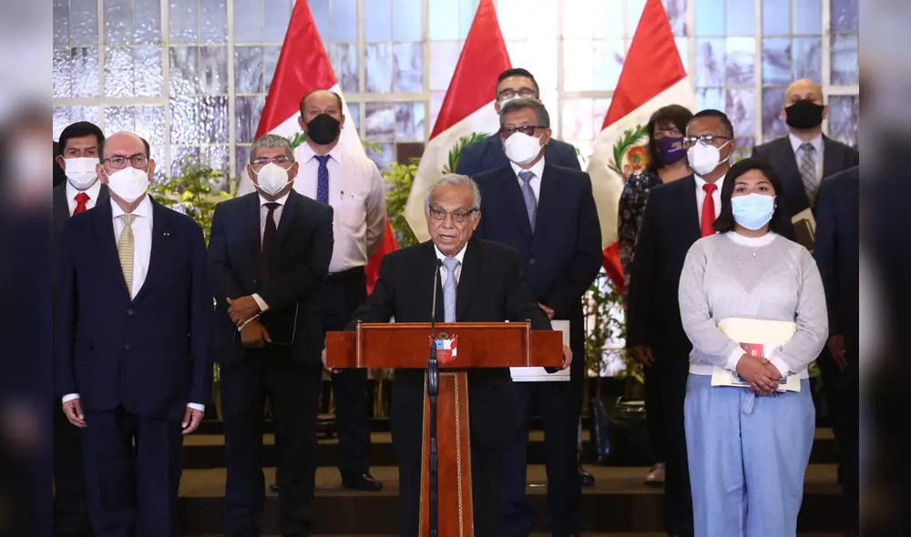 Torres tampoco permitió dar pase al ministro Silva para que explique irregularidades sobre su asistente. Foto: Presidencia