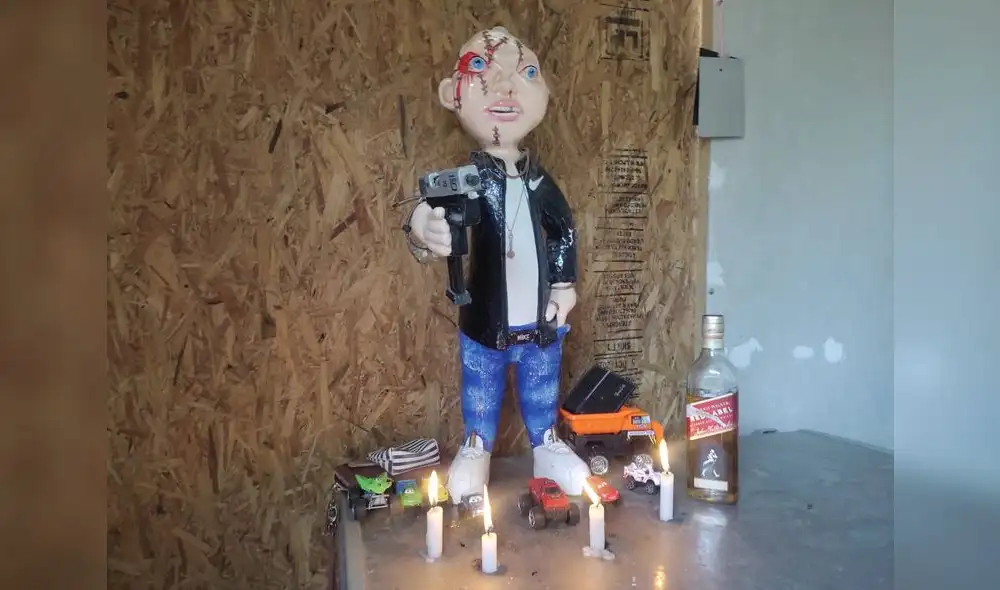 Los Chuckys de la Amistad habían levantado un altar para adorar a Chucky. Foto: Pamela Advíncula / URPI-LR