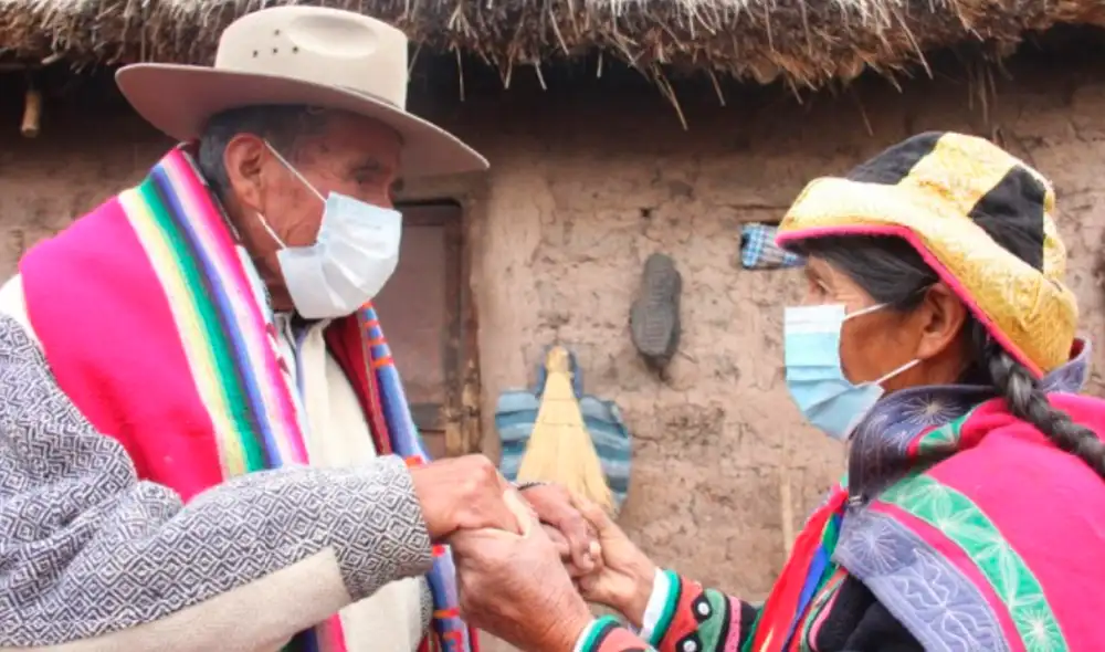 Él tiene 85 años y ella 70 y se conocieron hace 56 años. Foto: Pensión 65