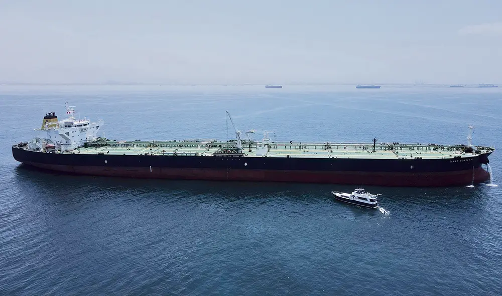 El culpable. Para la compañía española Repsol, un ‘’movimiento anómalo’' del buque Mare Doricum ocasionó la ruptura de las mangueras y la fuga de crudo. Foto: Marco Cotrina/La República