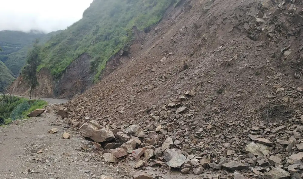 Por el momento, el tránsito vehicular continúa interrumpido en el mencionado sector. Foto: COER Áncash