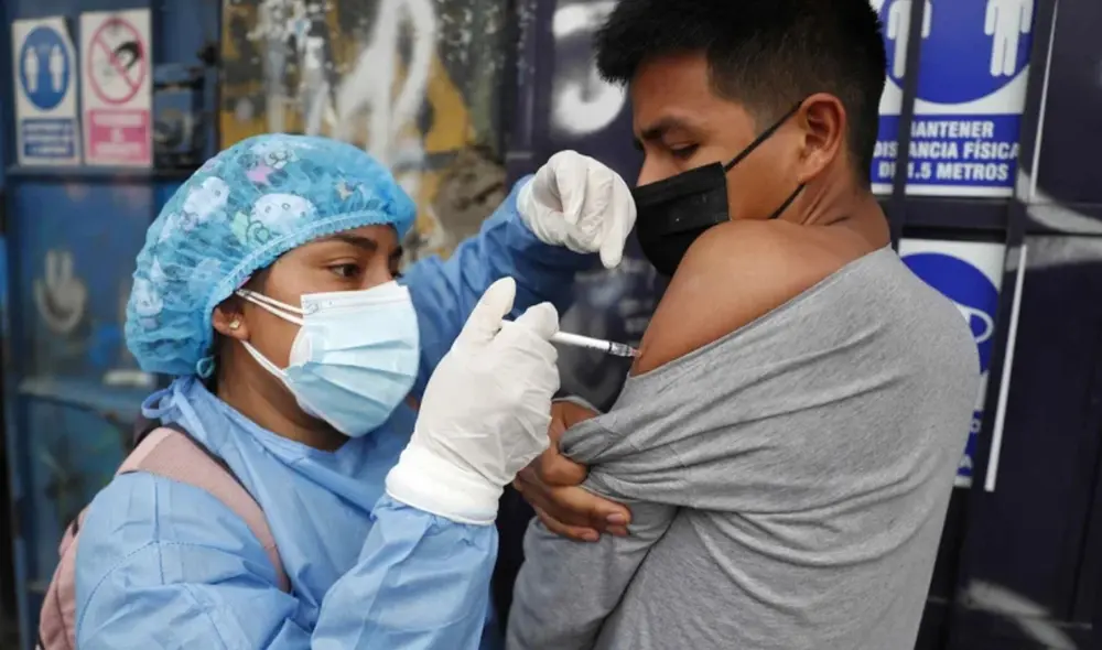 La subvariante BA.2 de ómicron fue detectada en 3 peruanos contagiados, informó el biólogo molecular Pablo Tsukuyama. Foto: EFE / Paolo Aguilar La subvariante BA.2 de ómicron fue detectada en 3 peruanos contagiados, informó el biólogo molecular Pablo Tsukuyama. Foto: EFE / Paolo Aguilar