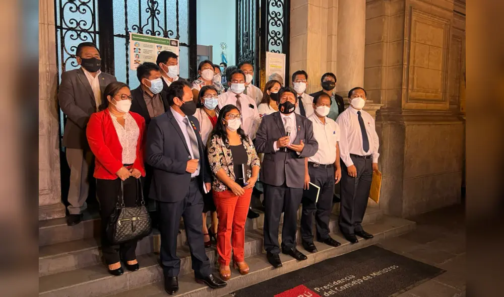 La bancada de Perú Libre se reunión con el primer ministro, Aníbal Torres. Foto: Raúl Egusquiza/URPI - LR