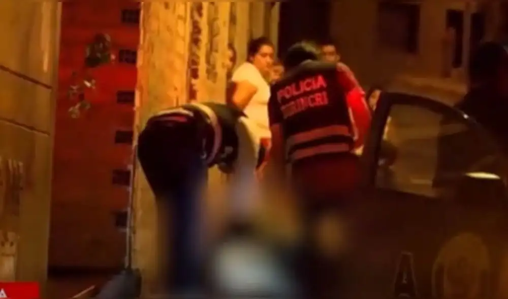 Uno de los hombres presentó signos de estrangulamiento. Foto: América Noticias Uno de los hombres presentó signos de estrangulamiento. Foto: América Noticias