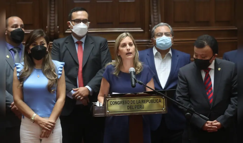 María del Carmen Alva brindó una conferencia de prensa en el Parlamento. Foto: Congreso María del Carmen Alva brindó una conferencia de prensa en el Parlamento. Foto: Congreso