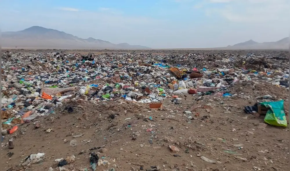 Son 400 hectáreas utilizadas ilegalmente como botadero en el distrito de Reque. Foto: Rosa Quincho/URPI-LR. Son 400 hectáreas utilizadas ilegalmente como botadero en el distrito de Reque. Foto: Rosa Quincho/URPI-LR.