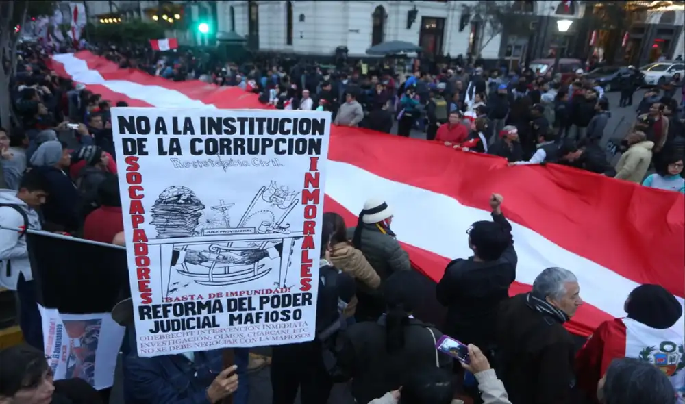 En Perú, en los últimos años se han realizado múltiples movilizaciones en contra de la corrupción. Foto: Marco Cotrina/La República En Perú, en los últimos años se han realizado múltiples movilizaciones en contra de la corrupción. Foto: Marco Cotrina/La República
