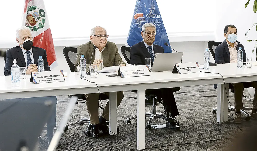 Técnicos. Consejo Directivo de la Sunedu busca en el PJ que se ponga freno al Congreso y su intento de volver al pasado. Foto: Marco Cotrina/La República Técnicos. Consejo Directivo de la Sunedu busca en el PJ que se ponga freno al Congreso y su intento de volver al pasado. Foto: Marco Cotrina/La República
