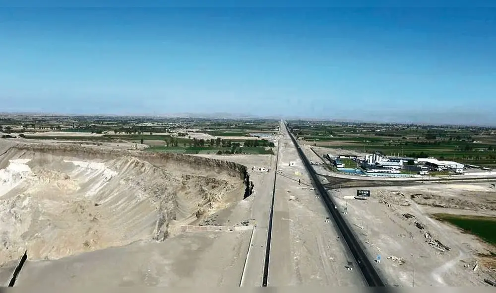 Peligro. En Siguas deslizamientos son por agua acumulada. Foto: La República Peligro. En Siguas deslizamientos son por agua acumulada. Foto: La República