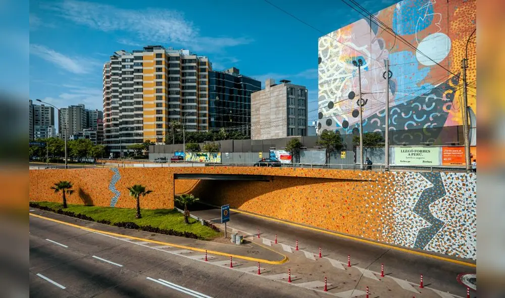 Vista parcial del Mural Wiesse en el distrito de Miraflores. Mide un área de 10500 metros cuadrados