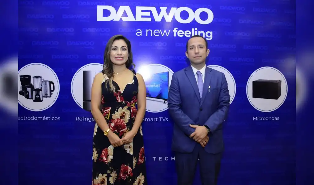 Leslye Lazo, Parlamentaria Andina y Juan Manuel Torres, Cónsul adscrito del Perú. Foto: Daewoo