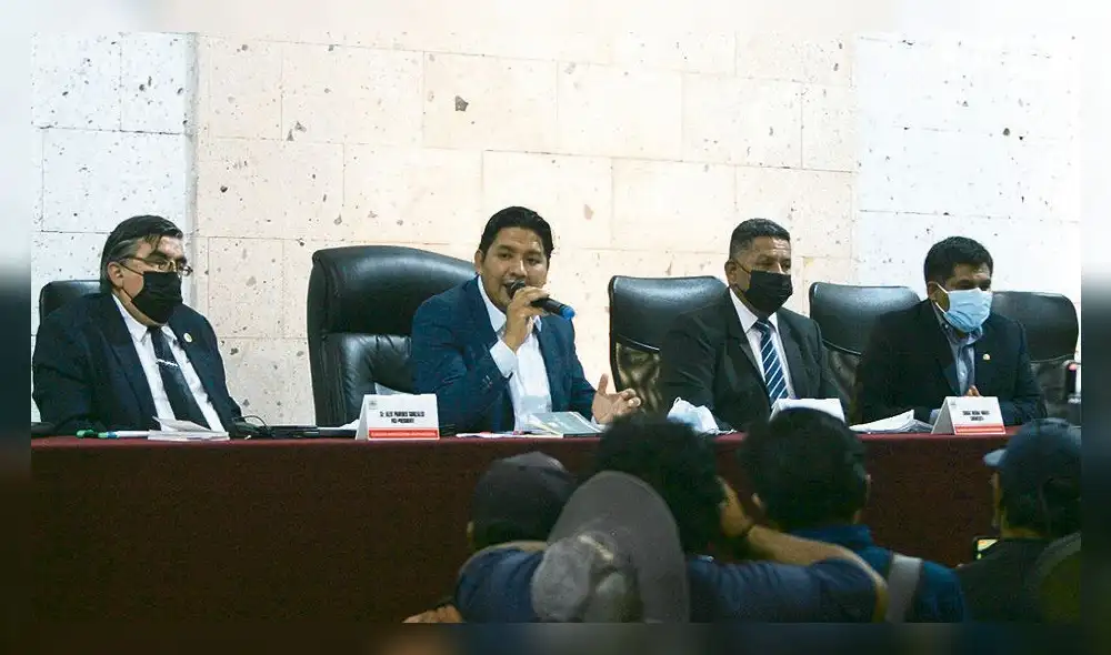 Sesión. Comisión de Congreso se reunió en Arequipa.