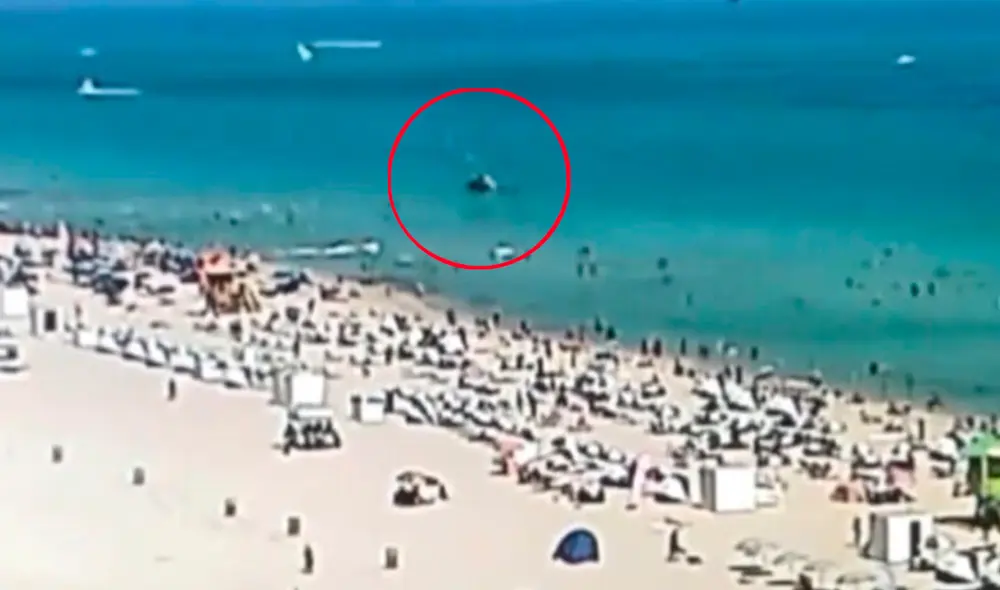 Se estrella un helicóptero con tres pasajeros en el mar en Miami Beach. No se reportan fallecidos. Foto: Twitter Se estrella un helicóptero con tres pasajeros en el mar en Miami Beach. No se reportan fallecidos. Foto: Twitter
