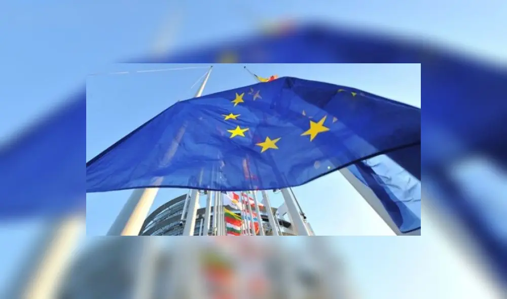 La semana laboral de 35 horas de Francia es la más reducida, sin que en este país exista la intención de recortarla a 32 horas, mientras que en el Reino Unido e Irlanda existen proyectos pilotos en el marco de estudios sobre productividad. La semana laboral de 35 horas de Francia es la más reducida, sin que en este país exista la intención de recortarla a 32 horas, mientras que en el Reino Unido e Irlanda existen proyectos pilotos en el marco de estudios sobre productividad.