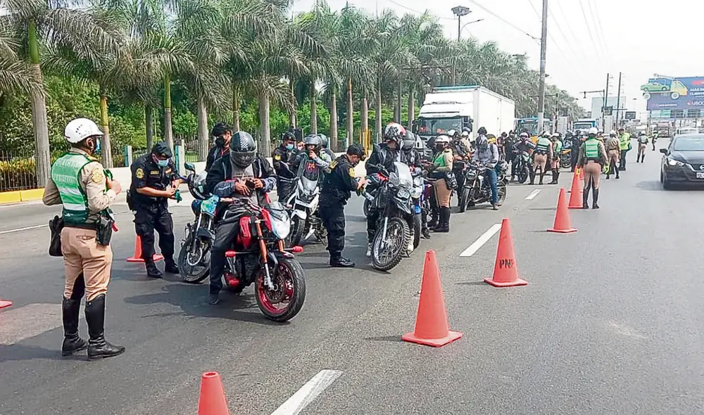 Operativos. El proyecto de ley que restringe el uso de motos fue enviado al Congreso, pero ya la Policía ha iniciado una serie de controles preventivos. Foto: difusión Operativos. El proyecto de ley que restringe el uso de motos fue enviado al Congreso, pero ya la Policía ha iniciado una serie de controles preventivos. Foto: difusión