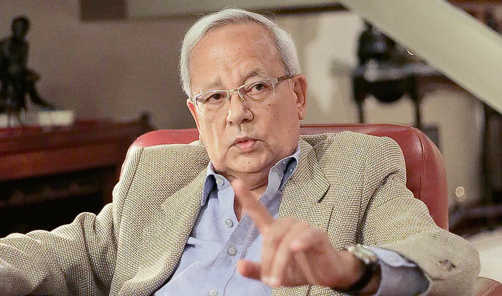 Futuro. César Hildebrandt admite que ha sentido la tentación de dejar el periodismo y abandonarse a sus lecturas. Foto: Gerardo Marín/La República