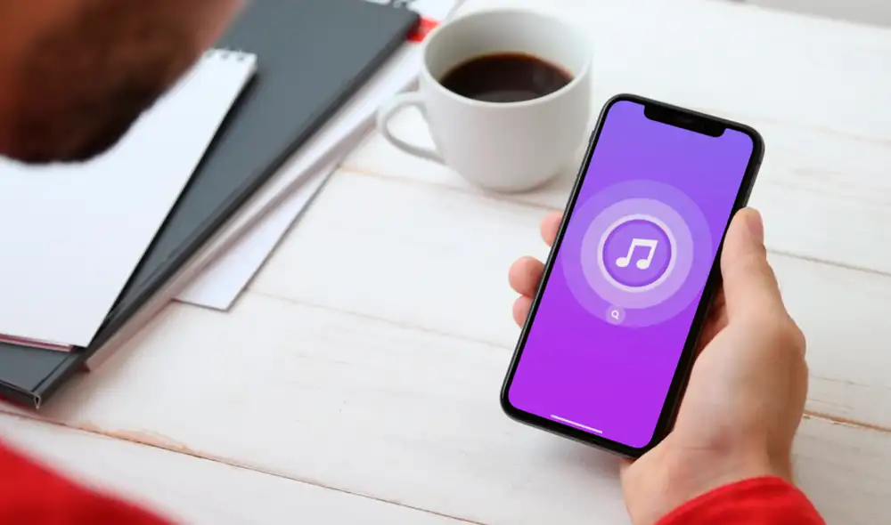 La herramienta también es capaz de identificar canciones que suenan en tu iPhone incluso si los audífonos están conectados. Foto: composición/La República La herramienta también es capaz de identificar canciones que suenan en tu iPhone incluso si los audífonos están conectados. Foto: composición/La República