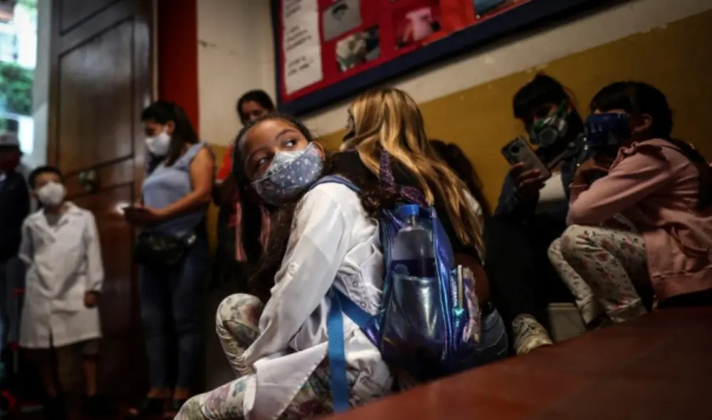 Conoce las fechas para el retorno a la presencialidad en Argentina, según la provincia en la que te encuentres. Foto: EFE