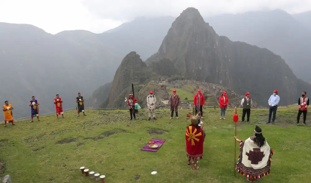 Titular del Mincetur dijo que se busca "invertir en destinos turísticos, destacando la riqueza histórica, cultural y gastronómica de nuestro país". Foto: Andina Titular del Mincetur dijo que se busca "invertir en destinos turísticos, destacando la riqueza histórica, cultural y gastronómica de nuestro país". Foto: Andina